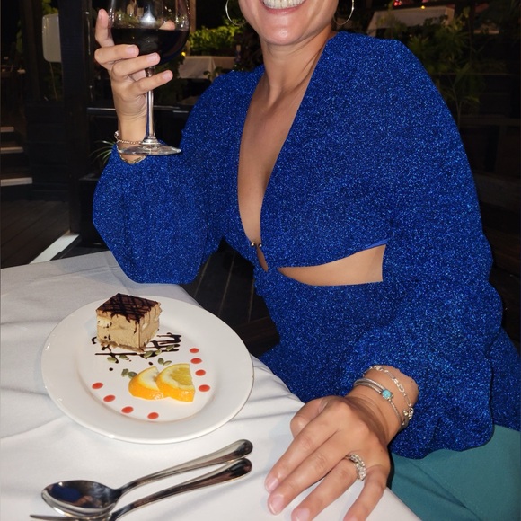 Elegant Blue Cut-Out Maxi Dress - Picture 4 of 5